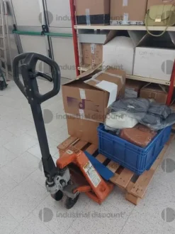 2#8960 Scaffalatura ed arredo