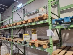 16#10184 Scaffalatura industriale