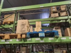 16#10184 Scaffalatura industriale