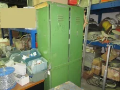 4#7277 Scaffalatura in ferro con attrezzatura