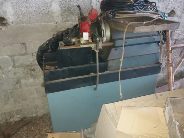 3#7277 Scaffalatura in ferro e attrezzatura