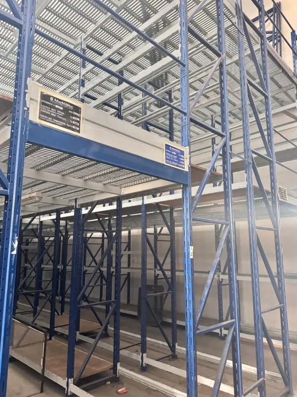 Scaffalatura passerella
