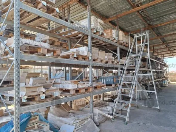 21#9933 Scaffalature