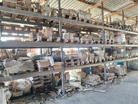 21#9933 Scaffalature