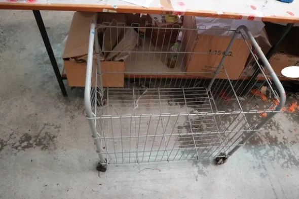 13#7236 Scaffalature e carrelli porta merce