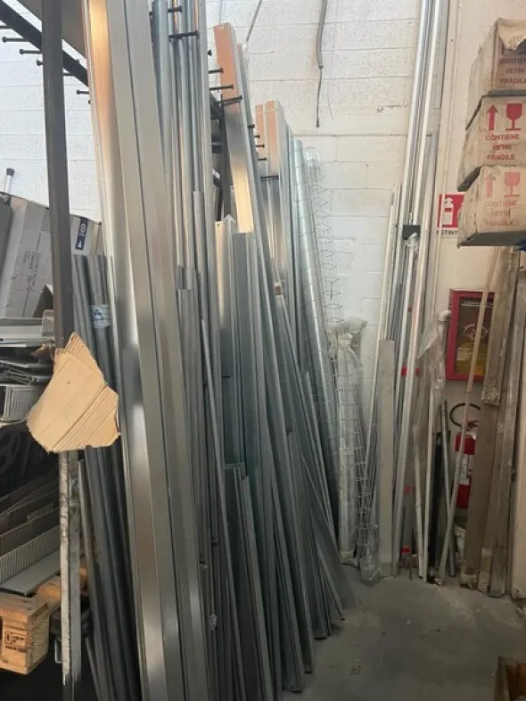 4#8183 Scaffalature e giacenze di magazzino