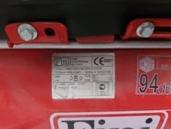 75#7915 Scaffalature e macchine da cucire