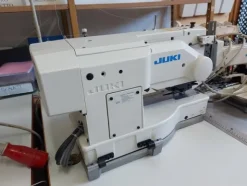 75#7915 Scaffalature e macchine da cucire