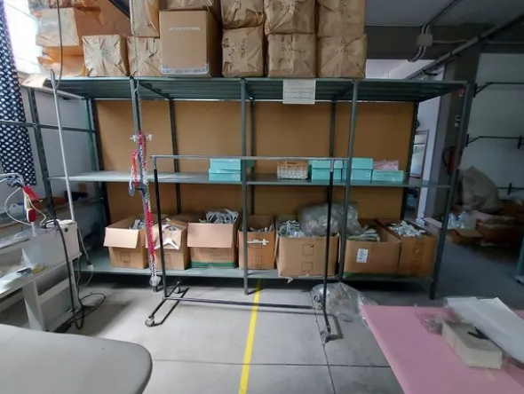 60#7915 Scaffalature leggere e attrezzature da magazzino