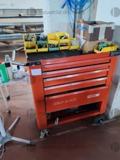 40#9770 Scaffalature, tavoli, carrelli