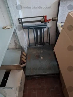 40#9770 Scaffalature, tavoli, carrelli