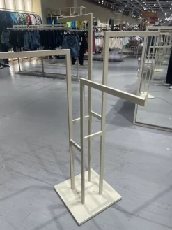 Scaffalature usate per negozio