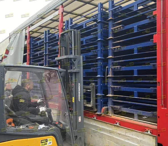 Scaffali mobili usati e ripiegabili per pneumatici