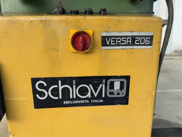 Scantonatrice ad angolo variabile – Schiavi