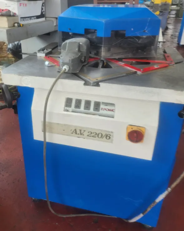 Scantonatrice Euromac Mod A.V. 220/6