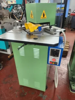 Scantonatrice lamiera FARINA Mod 300/6