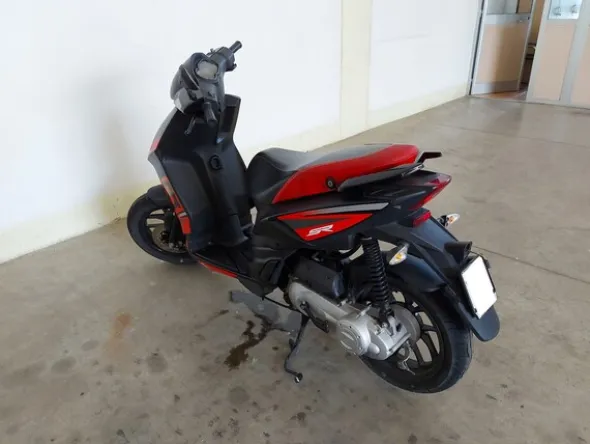 1#7856 Scooter Aprilia