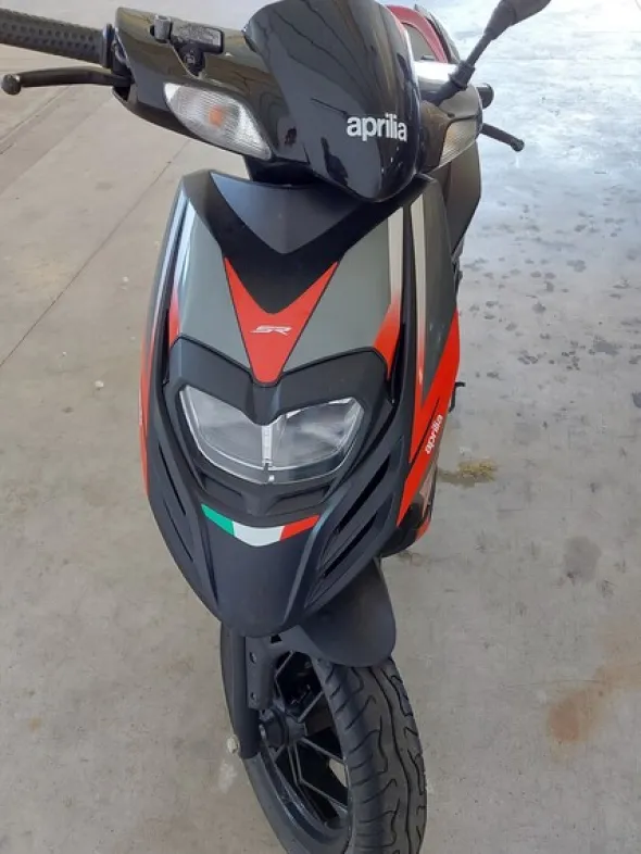 1#7856 Scooter Aprilia