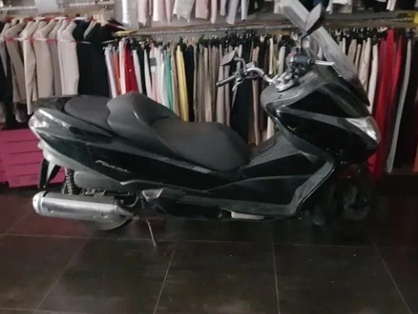 2#2876 Scooter Honda