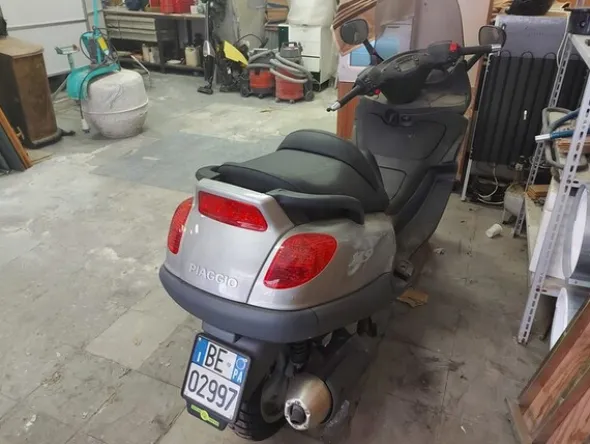 4#6180 Scooter Piaggio XP