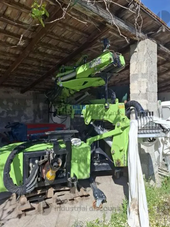 2#9194 Scuotitore da tronco o branca con gruetta marca D'Amico e trattrice Same