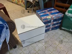 37#9481 Sedia Frag con pouffe e comodini