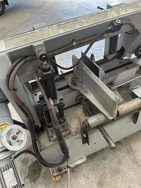 Sega a nastro Thomas SAR 300