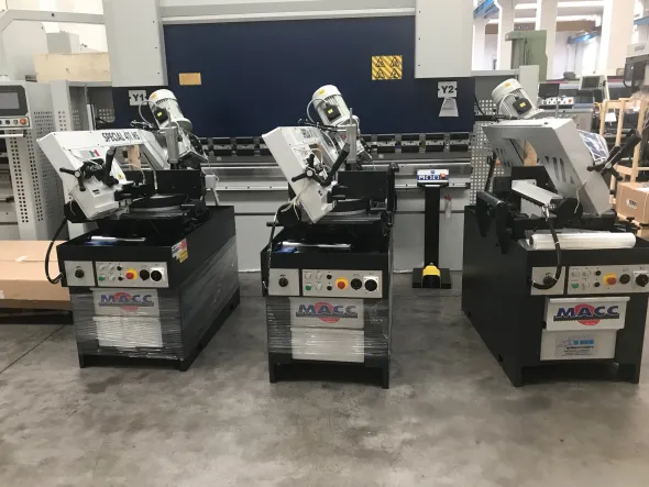 Segatrice semiautomatica MACC 411 MS