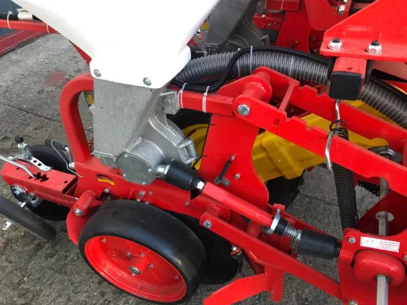 SEMINATRICE PNEUMATICA OZDOKEN modello VPHE-DG4