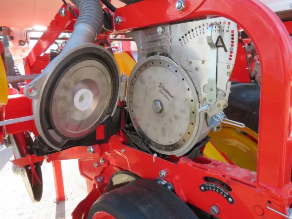 SEMINATRICE PNEUMATICA OZDOKEN modello VPHE-DG4