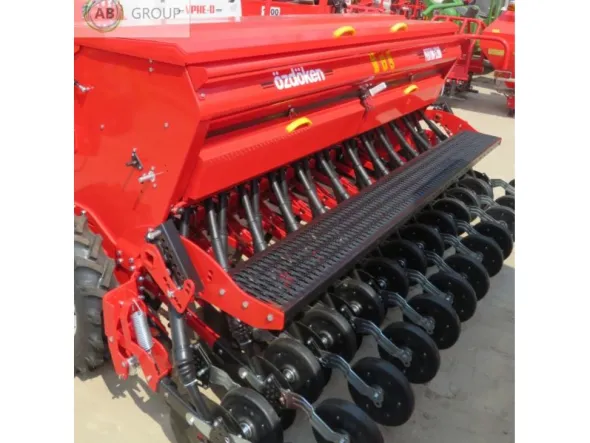 Seminatrice universale PERTUM S-300