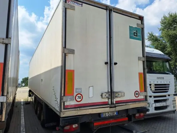 2#8690 Semirimorchio Chereau isotermico con gruppo refrigerante Thermo Kinge