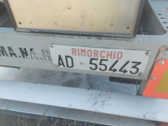 8#7713 Semirimorchio con cisterna Nuova Ma. Na. Ro