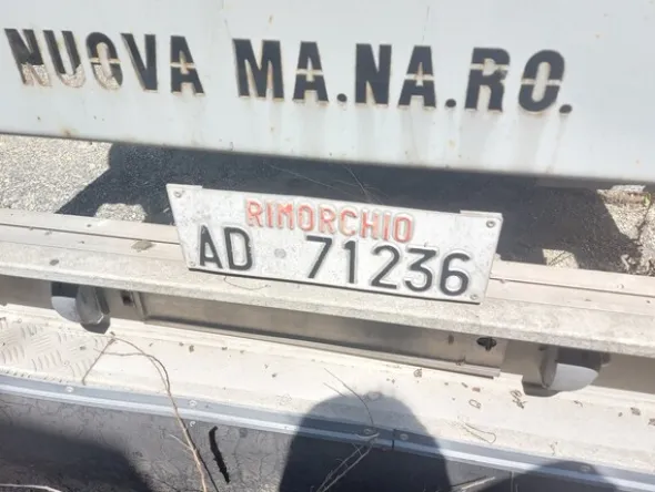 6#7713 Semirimorchio con cisternaNuova Ma. Na. Ro