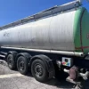 SEMIRIMORCHIO CON CISTERNA TRASPORTO LIQUIDI