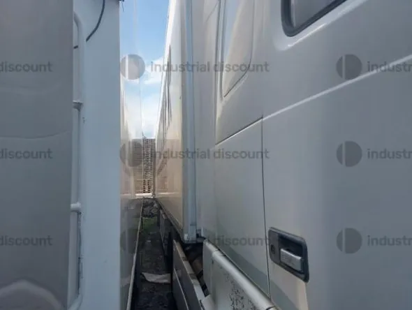 8#9453 Semirimorchio isotermico Univan