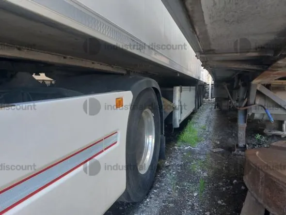 8#9453 Semirimorchio isotermico Univan
