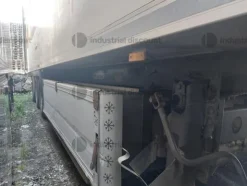 8#9453 Semirimorchio isotermico Univan