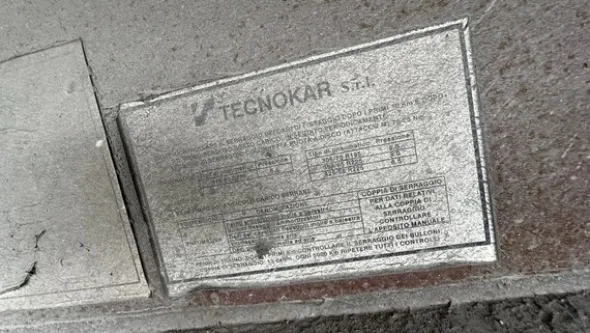 10#8332 Semirimorchio Tecnokar