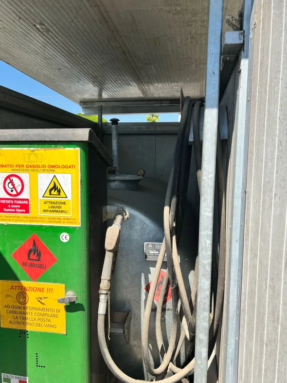 SERBATOIO/DISTRIBUTORE DI GASOLIO