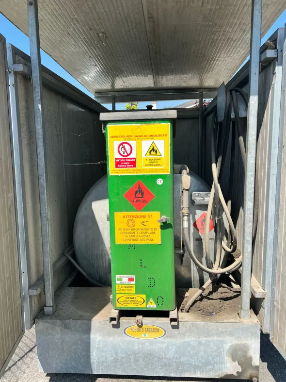 SERBATOIO/DISTRIBUTORE DI GASOLIO