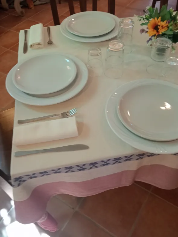 Set bicchieri acqua, vino e posate x 50 coperti.