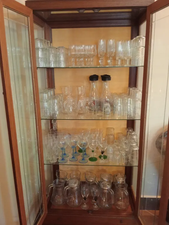 Set bicchieri acqua, vino e posate x 50 coperti.