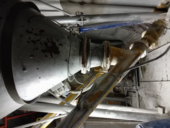 Silos contenimento polveri con rispettive coclee