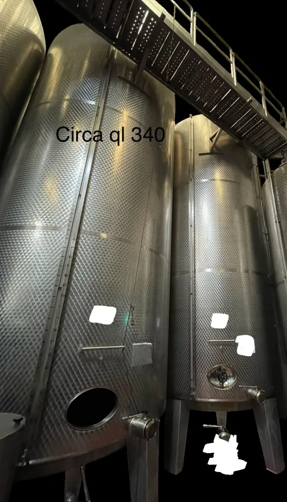 Silos varie misure per stoccaggio olio, vino etc