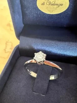 SOLITARIO IN ORO B.18K CON DIAMANTE CT. 0,60 