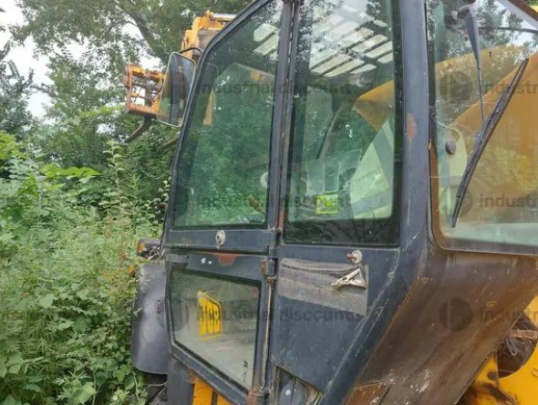 29#8980 Sollevatore telescopico JCB
