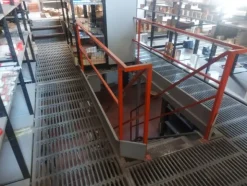 4#7887 Soppalco e scaffalature