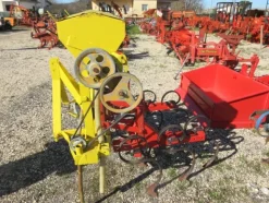 320#7088 Spargitore di concime e sementi