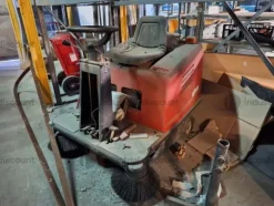 1#9933 Spazzatrice industriale